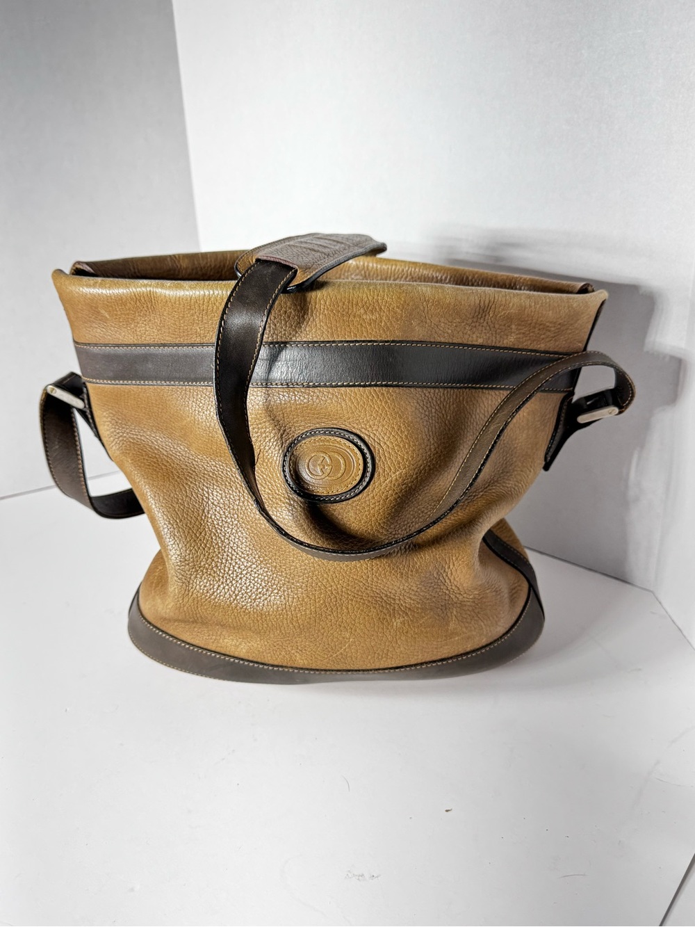 Vintage GUCCI 1970-80’s Leather Bucket Shoulder Bag Two-Tone Tan Brown Logo Oval